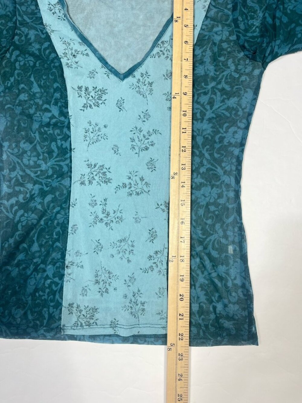 New York & Company Mesh Y2K Top Size Small Stretchy V Neck Blue Whimsy - Picture 8 of 9